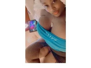 Sexylexy33's Thumb Image