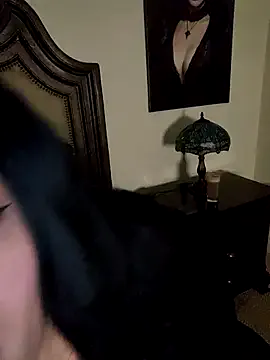 BustyVampyre's Thumb Image