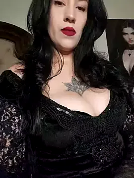 BustyVampyre Image 10