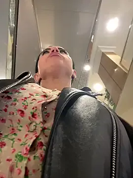 CrazzyChicks Image 12