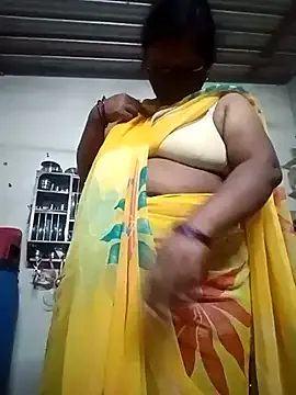 hotsangeetha Image 10