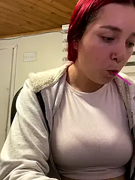 Karen18_boobs Image 15