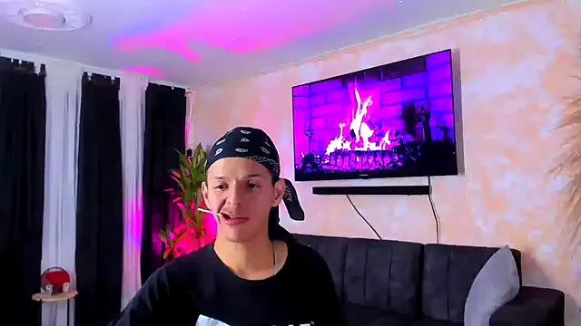 Marcus_and_Tony Image 9