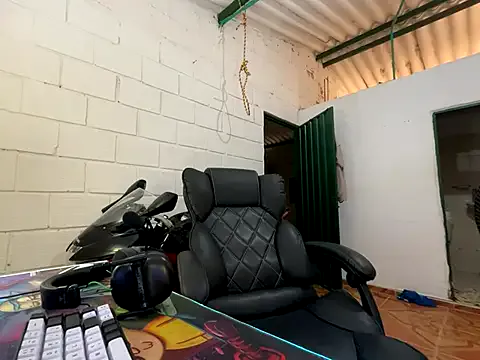 Max_TheHorseDick Image 14