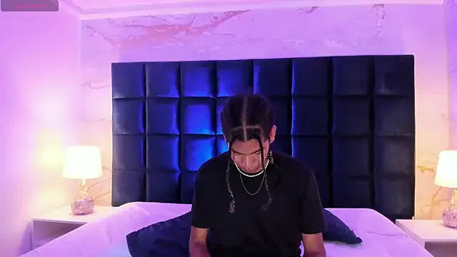 Maxim-Walker Image 3