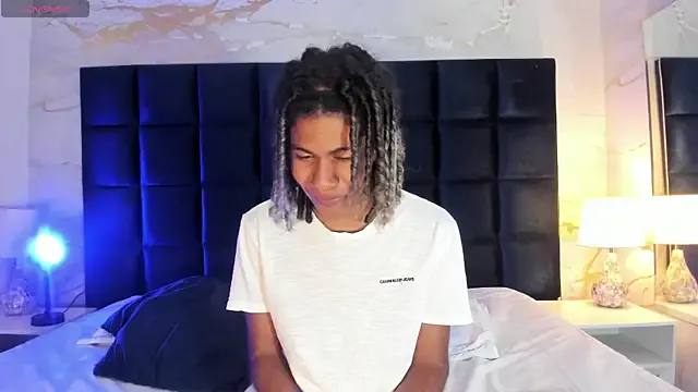 Maxim-Walker Image 4