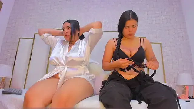 Mia_and_lexy Image 4