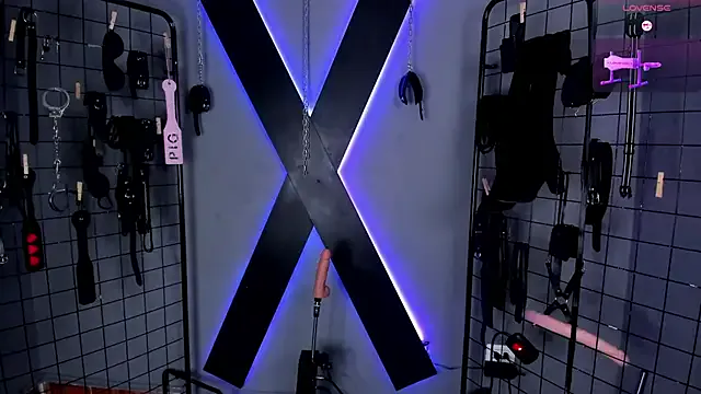 MissKara_Ariana_bdsm Image 9