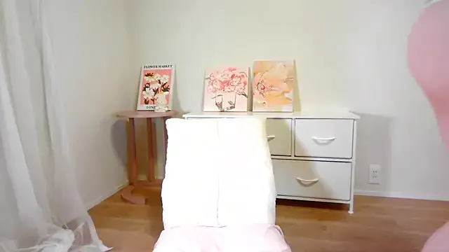 MOMO_ROSE's Thumb Image