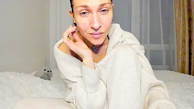 Mona_Cruz's Thumb Image