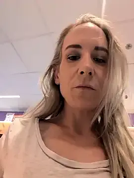 NaomiAndFriends Image 16