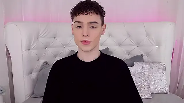 RobbyCharming Image 4